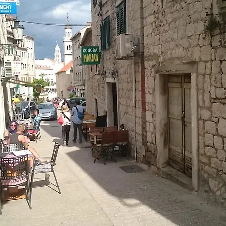 Karmen's Two ספליט